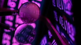 台股早盤上漲150點美股17日齊揚，台北股市20日早盤上漲150點，最高至23298點，逼近23300點。中央社記者翁睿坤攝  114年1月20日