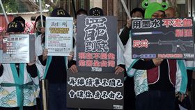 中台灣藍委罷免推進二階連署（1）罷免國民黨新北、台中、彰化、雲林立委團體7日上午至中選會領取連署人名冊格式，預計展開第二階段連署。中央社記者郭日曉攝  114年3月7日