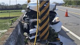 苗栗死亡車禍！父子掃墓返家自撞⋯父死亡