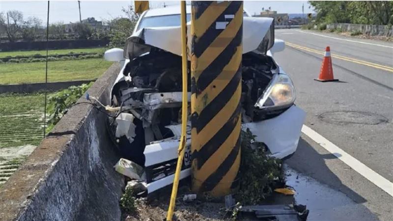 苗栗父子掃墓返家自撞！74歲老父重傷死亡