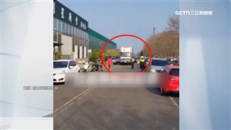 停車亂象！蘭展擠爆　廠商無法出入爆火氣