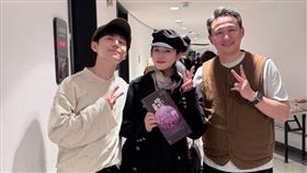 陳妍希去看話劇與何炅及黃磊合照（圖／翻攝微博@梨視頻）