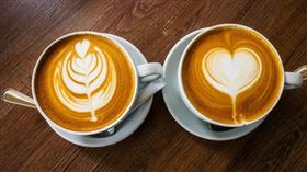 一名25歲女子每天必喝4杯咖啡，加上長期熬夜、缺乏運動，導致她年紀輕輕就確診中度骨質疏鬆。（示意圖／翻攝自unsplash）