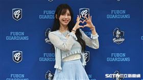 ▲新莊棒球場測試賽，Fubon Angels韓籍成員李雅英到場看球。（圖／記者劉彥池攝影）