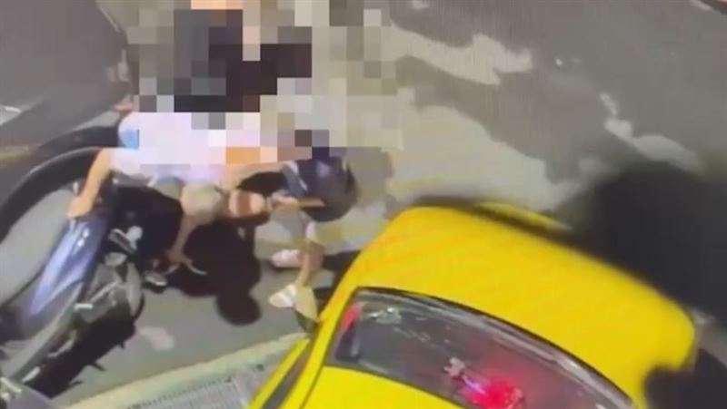 運將送回手機討3百車馬費　與乘客全武行