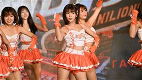 「南台灣最頂」之稱的女神瑟七（中）熱舞成焦點。（圖／Uni Girls提供）