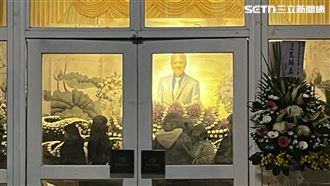 藍綠大咖送柯爸名單一次看　柯這時抵竹殯