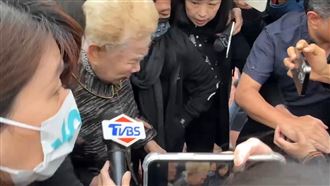 柯爸今告別式！柯文哲戒護奔喪　柯媽淚崩