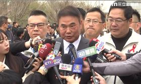 鍾東錦現身柯爸告別式