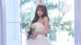 三上悠亞突曬婚紗美照。（圖／翻攝自三上悠亞IG）