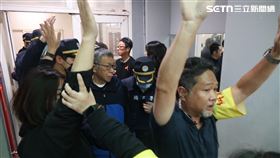 柯爸告別式,柯文哲,柯建銘,小草,護衛隊,糾察隊,嗆聲（圖／記者鄭孟晃攝影）