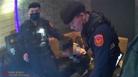 台中6男「為10萬」砸毀摩鐵！見警秒變孬