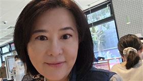 王鴻薇近日發文，「今天買香蕉，一斤100元。有人問我『是遇到詐騙嗎』，國民水果貴成進口高級價，有看到政府在關心嗎？」引發議論。（圖／翻攝自王鴻薇臉書）