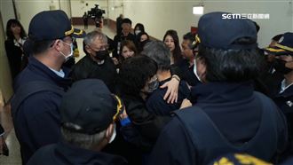 柯爸告別式陳佩琪謝小草　內部對話流出