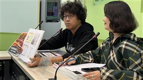 民進黨立委沈伯洋開記者會民進黨立委沈伯洋遭人質疑擁有美國3棟房產、用中國飛彈賺大錢等，引發討論。沈伯洋（左）10日駁斥相關說法，也說這些都是無中生有與造謠。中央社記者王揚宇攝  114年3月10日