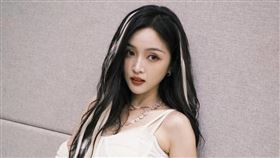 網友指出吳宣儀被代拍氣到落淚。（圖／翻攝自吳宣儀IG）