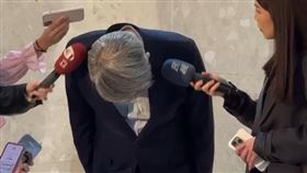 不當比喻  經濟部長郭智輝鞠躬致歉經濟部長郭智輝近日以蒙古症評論台積電若和英特爾合資一事，引發爭議。郭智輝10日為不當比喻鞠躬致歉，他表示，個人失言做出不合適和錯誤比喻，造成唐氏症病友和企業困擾，影響行政團隊的政務推動，由衷表達最深歉意。中央社記者劉千綾攝  114年3月10日