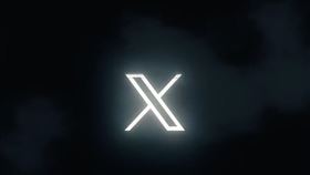 特斯拉馬斯克推出推特新X LOGO。X平台。（圖／翻攝馬斯克推特）