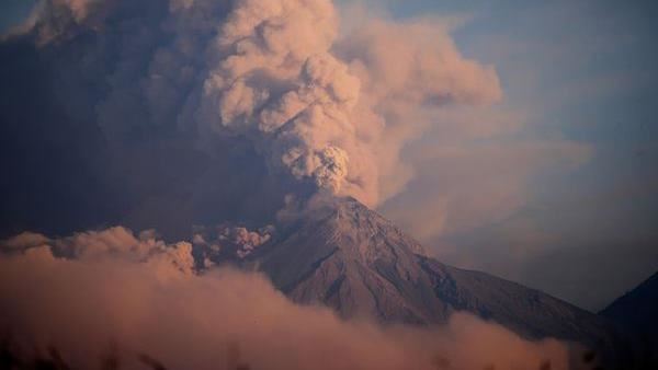 瓜地馬拉火峰火山噴發　近300戶家庭疏散