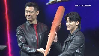 台灣隊長陳傑憲拍賣簽名版KYMCO電動機車