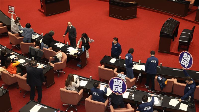 林右昌喊話藍白：人民幸福比你們面子重要