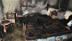 台中大里火警！疑電器走火釀禍　2女送醫