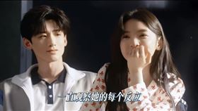 白敬亭、章若楠。（圖／翻攝自微博）