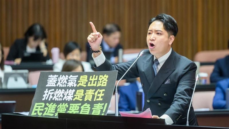 耍官威罵署長真相曝！羅廷瑋臉書被灌爆