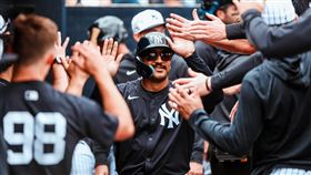 ▲洋基1局下炸3轟，苦主是前田健太。（圖／翻攝自洋基推特）