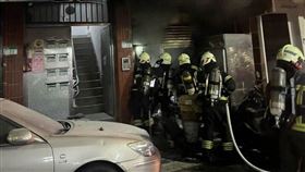 通化街民宅失火。（圖／翻攝畫面）