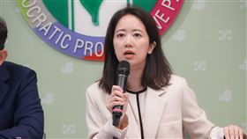 民進黨召開「砍中央預算 到地方喊窮 假面市長盧秀燕別甩鍋」記者會，發言人戴瑋姍（圖／民進黨提供）