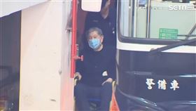 京華城弊案持續偵辦，沈慶京坐著輪椅現身台北地院。（圖／翻攝畫面）