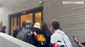 雲云技術長解剖，妻子及2個女兒都到場陪同。（圖／記者李依璇攝影）