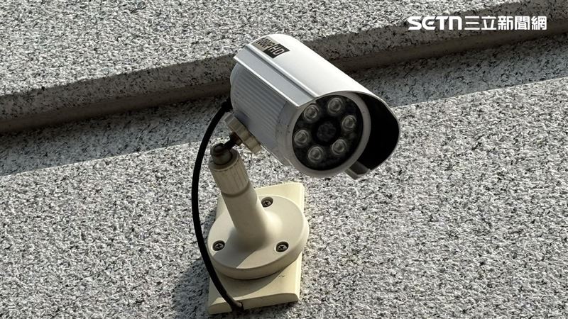 1天錄我家4萬秒！她不爽國小電眼怒告學校