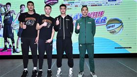 右起松山高中劉程恩、南湖高中周佑承、南山高中楊承叡及劉耕灝受邀站台。（圖／小學體總提供）