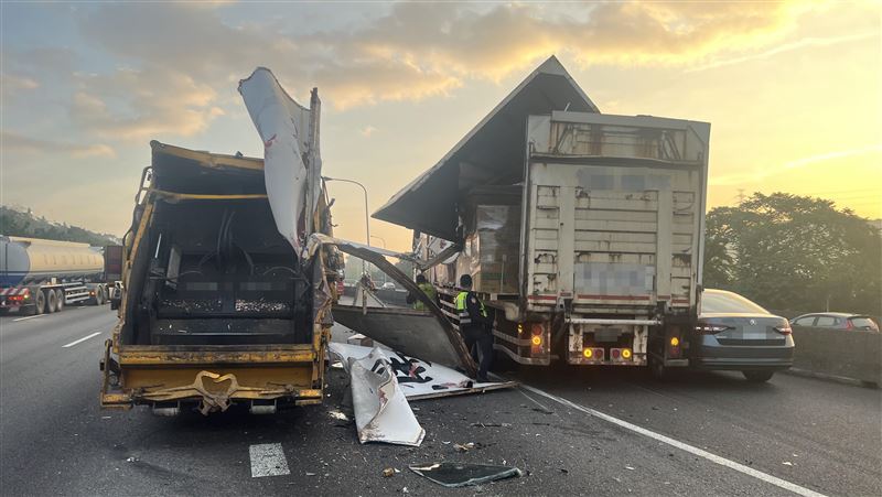 國道桃園塞爆原因曝　聯結車撞成「鷗翼」