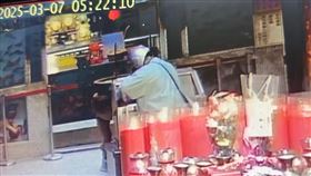 紫南宮，土地公，偷香油錢，油壓剪，香油錢箱，38歲陳嫌，騎機車(圖／翻攝畫面)