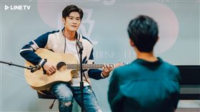 《獨佔接班人》（左起）朴靖恆、徐瑋澤、張家陞、毛祁生相約吃燒肉慶生。（圖／LINE TV提供）