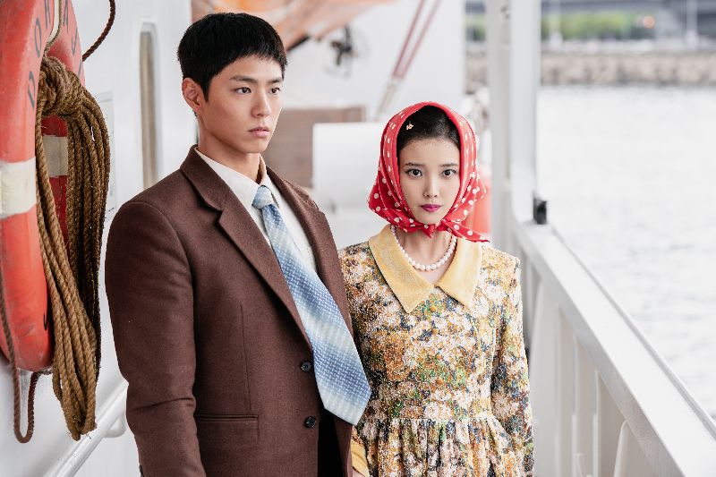 IU、朴寶劍主演韓劇「苦盡柑來遇見你」。（圖／Netflix提供）