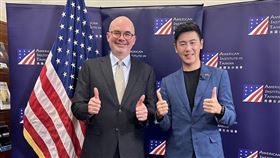 ▲在台協會（AIT）處長谷立言12日接受三立資深記者相振為獨家專訪。（圖／三立新聞）