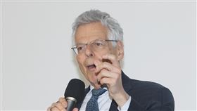 諾貝爾經濟學獎得主台北發表專題演說（2）2025工商協進會國際論壇12日在台北舉行，會中邀請諾貝爾經濟學獎得主舒爾茲（Myron Scholes）發表專題演講，以永續議題為出發點，探討AI科技在創新過程中所扮演角色。中央社記者郭日曉攝  114年3月12日