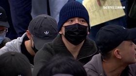 王大陸入伍了! 壓線現身北車 赴成功嶺服役1年