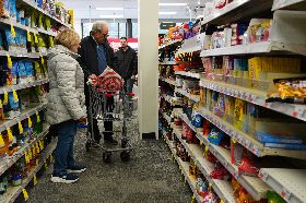 沃爾瑪要求供應商降價 分析：中企為生