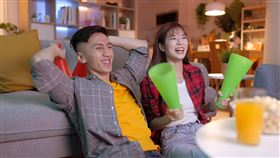 中嘉寬頻獨家攜手全球最大運動串流平台「DAZN」搶攻熱血商機！每天不到$4就能零時差盡情觀看國內外精彩賽事。（圖／品牌業者提供）