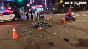 特斯拉,新北市,新店區,騎士,機車,計程車,轉彎,車禍