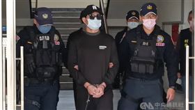 台南學甲88槍槍擊案幕後策劃人之一的洪政軍（中）。（圖／中央社）