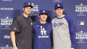 ▲大谷翔平、山本由伸、佐佐木朗希在東京海外賽前舉行記者會。（圖／美聯社／達志影像）