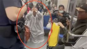 婦人列車上失控飆罵「你家死光光」遭帶離
