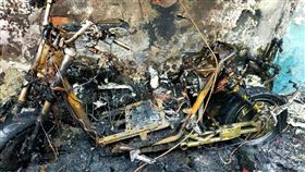 桃園市八德區豐德路一處民宅發生火警。（圖／翻攝畫面）