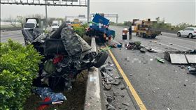 車禍,國道一號,嘉義水上段,夾擊,撿手機,死亡